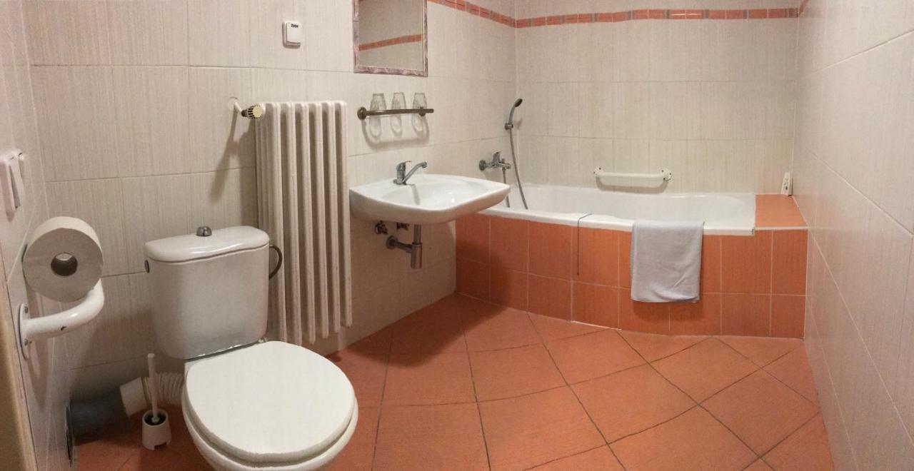 Hotel Remy Bratislava Extérieur photo