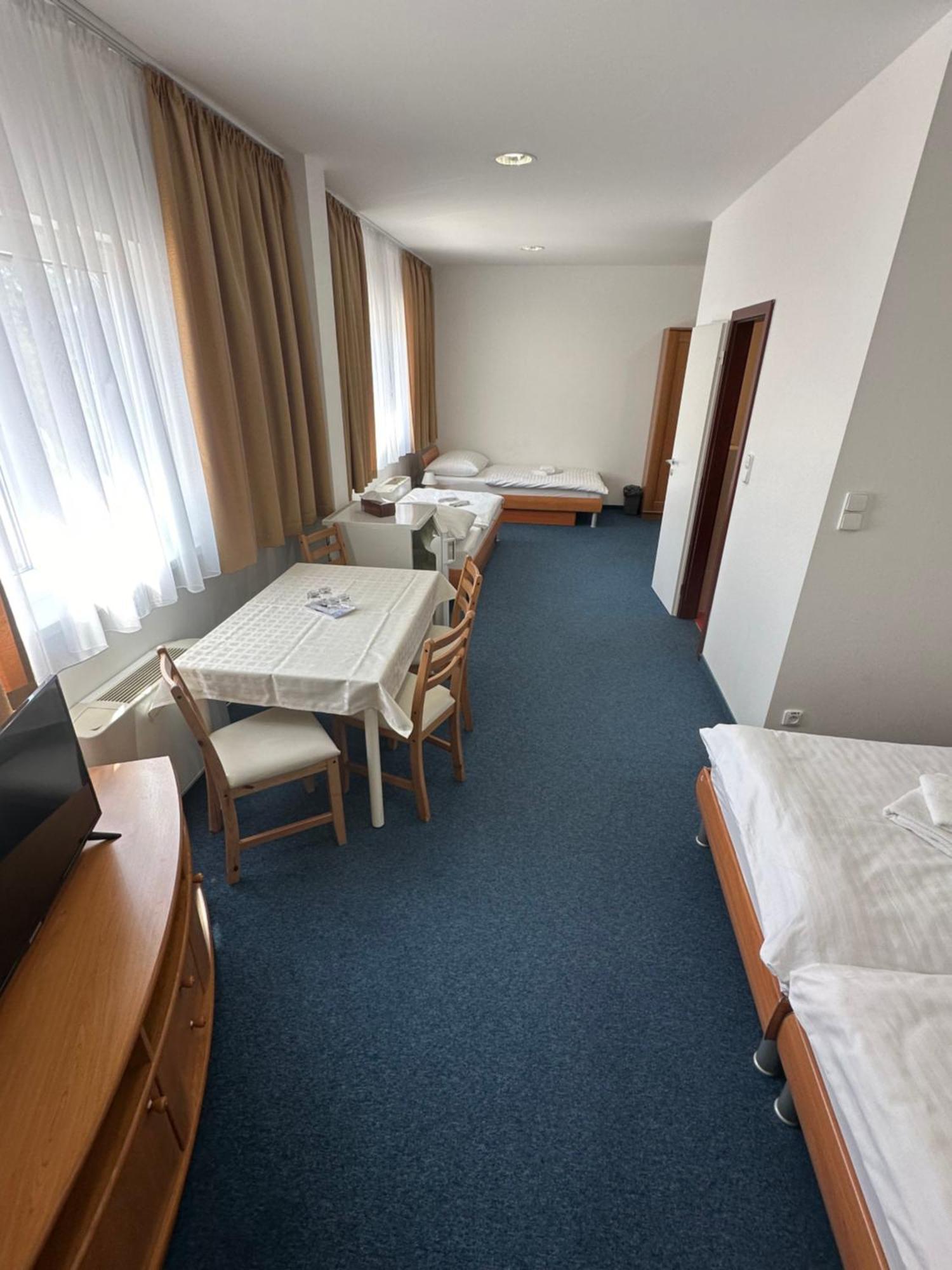 Hotel Remy Bratislava Extérieur photo