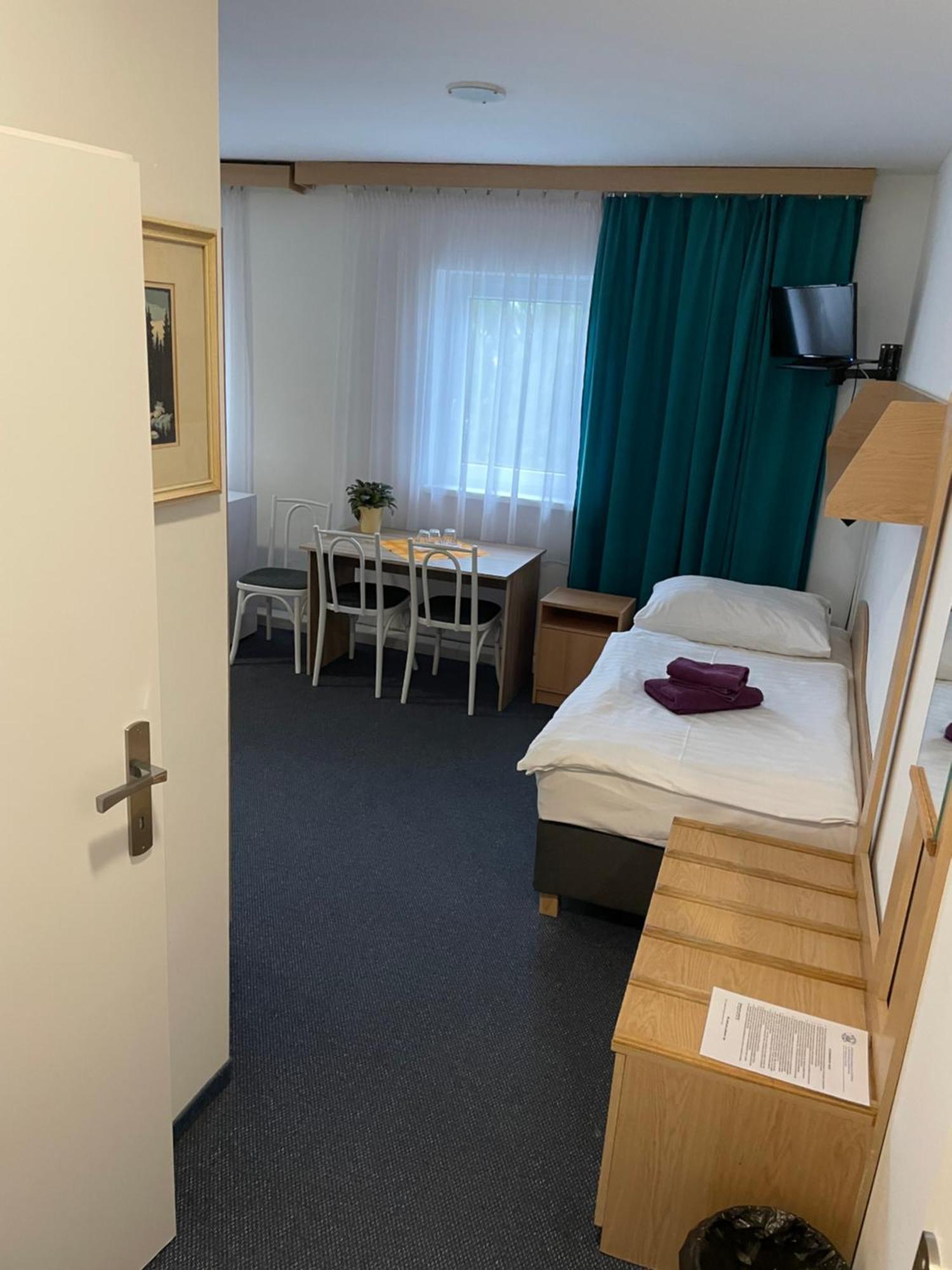 Hotel Remy Bratislava Extérieur photo